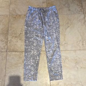 Lululemon jet crop slim jogger size 4